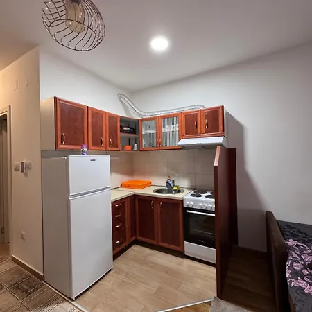 Stan Na Dan, Stari Aerodrom! *