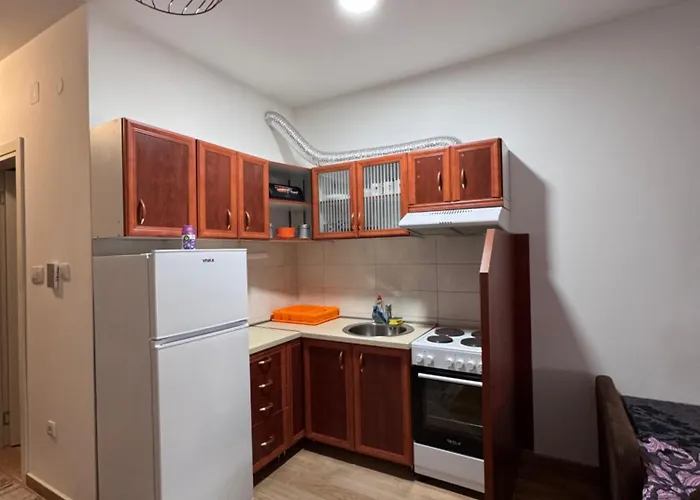 Stan Na Dan, Stari Aerodrom! *