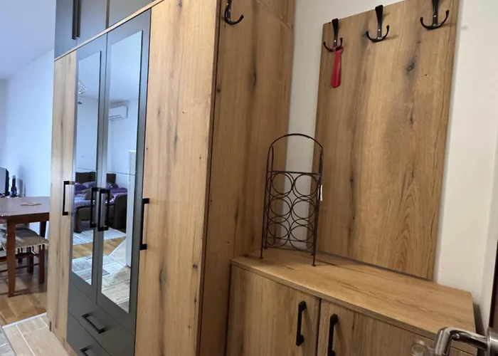 Stan Na Dan, Stari Aerodrom! Podgoriçe